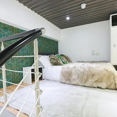 B104 Cosy Chic Loft Apartment Coventry Exterior photo